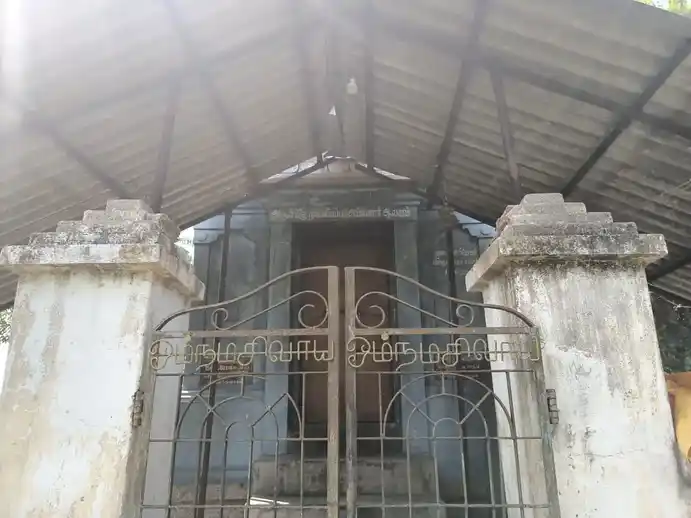 Arulmigu Nainiyappa Ayyanar Temple, Manickkavaasal, Aalalasundaram - 609104 Arulmigu Nainiyappa Ayyanar Temple, Manickkavaasal, Sirkali - 609104, Mayiladuthurai - Ancient Temple Architecture and History Image 3