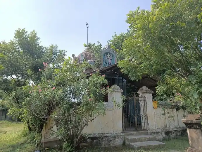Arulmigu Nainiyappa Ayyanar Temple, Manickkavaasal, Aalalasundaram - 609104 Arulmigu Nainiyappa Ayyanar Temple, Manickkavaasal, Sirkali - 609104, Mayiladuthurai - Ancient Temple Architecture and History Image 4