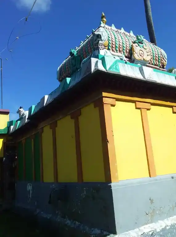 Arulmigu Nalla Kuruntha Ayyanar Temple, Rayapuram - 612803 அருள்மிகு நல்ல குடுந்த அய்யான் திருக்கோயில், Rayapuram - 612803, Thiruvarur - Ancient Temple Architecture and History Image 3