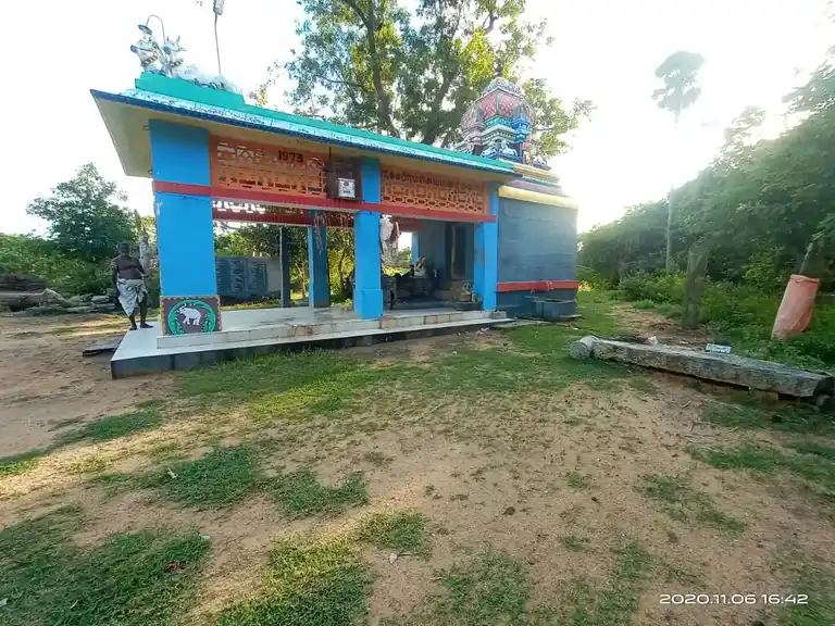 Arulmigu Nalla Piramma Ayyanar Temple, Kummangudi - 622404 அருள்மிகு நல்ல பிரம அய்யனார் திருக்கோயில், Kummangudi - 622404, Pudukkottai - Ancient Temple Architecture and History Image 3