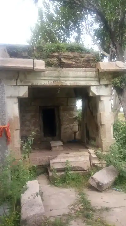 Arulmigu Nallakulam Vinayagar, Santhi Vinayagar Keertha Vinayagar Temple, Karungalakkudi - 625101 அருள்மிகு நல்லகுளம் விநாயகர் சந்திவிநாயகர் , கீர்த்தவிநாயகர் திருக்கோயில், Karungalakkudi - 625101, Madurai - Ancient Temple Architecture and History Image 7