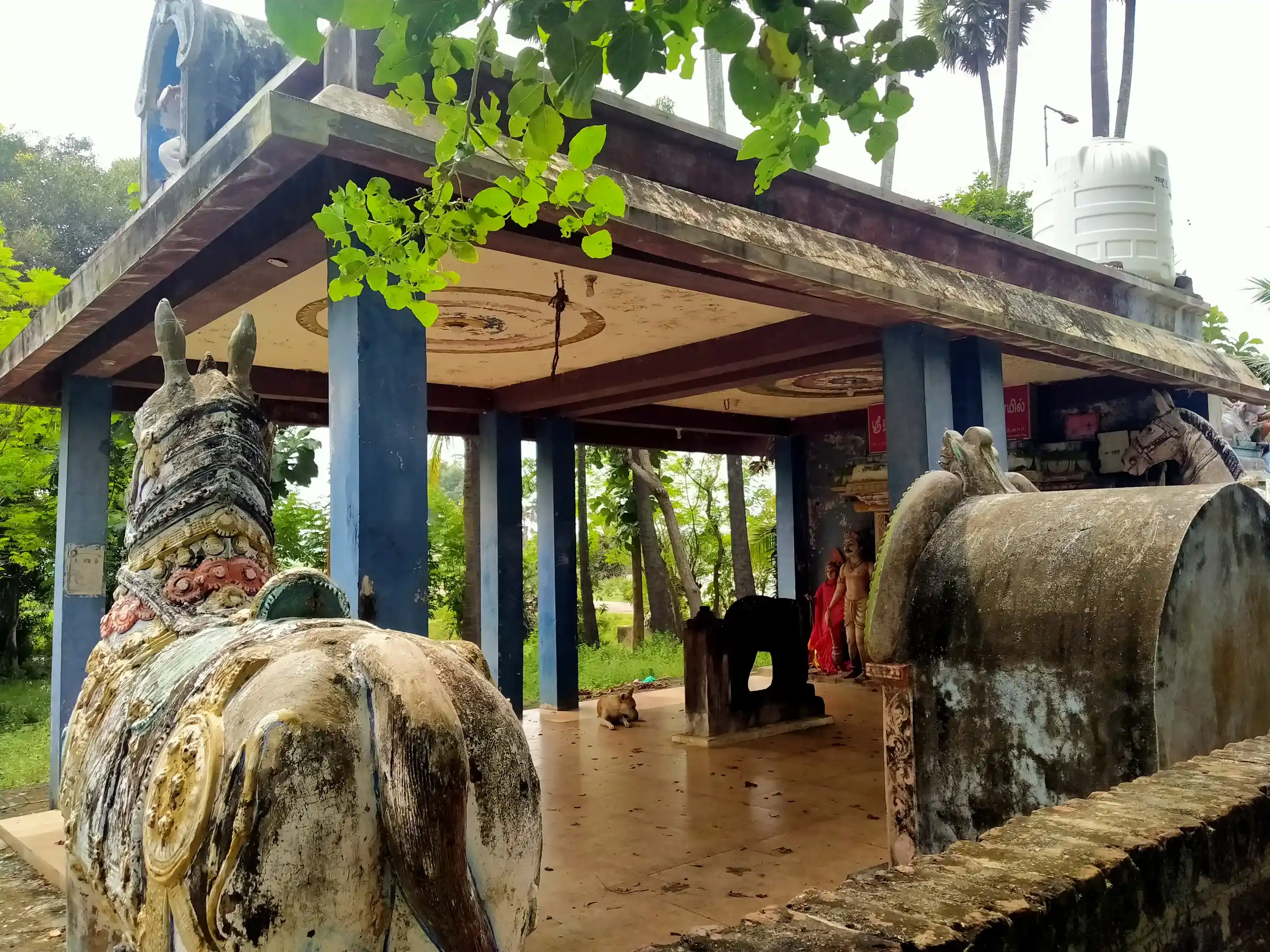 Arulmigu Nallamuthu Ayyanar Temple, Keela Ulur - 614904 அருள்மிகு நல்லமுத்து அய்யனார் திருக்கோயில், Keela Ulur - 614904, Thanjavur - Ancient Temple Architecture and History Image 6