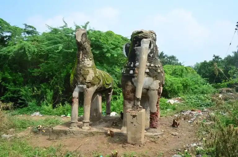 Arulmigu Nallasevu Ayyanar Temple, Nemam - 613104 அருள்மிகு நல்லசேவு அய்யனார் திருக்கோயில், Nemam - 613104, Thanjavur - Ancient Temple Architecture and History Image 2