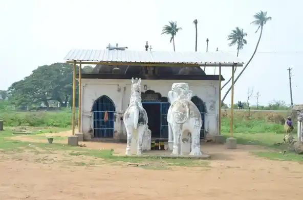 Arulmigu Nallasevu Ayyanar Temple, Nemam - 613104 அருள்மிகு நல்லசேவு அய்யனார் திருக்கோயில், Nemam - 613104, Thanjavur - Ancient Temple Architecture and History Image 3