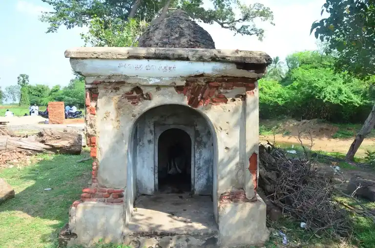 Arulmigu Nallasevu Ayyanar Temple, Nemam - 613104 அருள்மிகு நல்லசேவு அய்யனார் திருக்கோயில், Nemam - 613104, Thanjavur - Ancient Temple Architecture and History Image 7