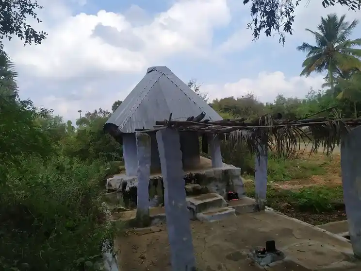 Arulmigu Nallatha Kulavilakkamman Temple, Athipalayam, Sirumolasi - 637209 அருள்மிகு நல்லாத்தா குலவிளக்கம்மன் திருக்கோயில், Athipalayam, Sirumolasi - 637209, Namakkal - Ancient Temple Architecture and History Image 3