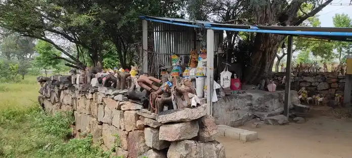 Arulmigu Nallavinayagar Temple, Naganoor - 621313 அருள்மிகு நல்லவிநாயகர் திருக்கோயில்,  - 621313, Karur - Ancient Temple Architecture and History Image 3