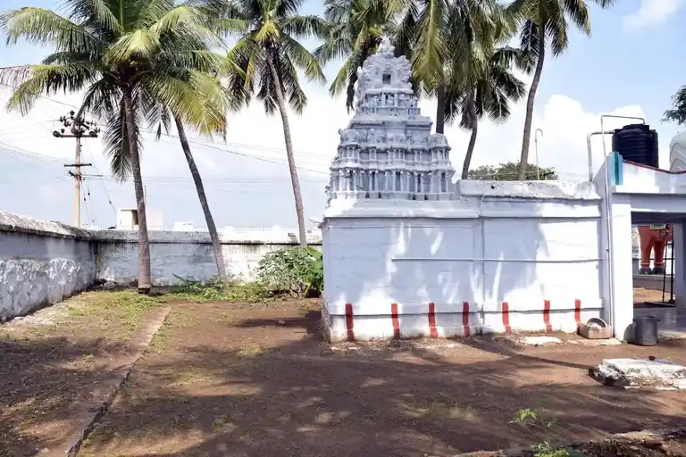 Arulmigu Nallayee Amman Temple, Near Nh 7, Valipuram - 637003 அருள்மிகு நல்லாயிஅம்மன் திருக்கோயில், Nh 7 அருகில், வல்லிபுரம் - 637003, Namakkal - Ancient Temple Architecture and History Image 8