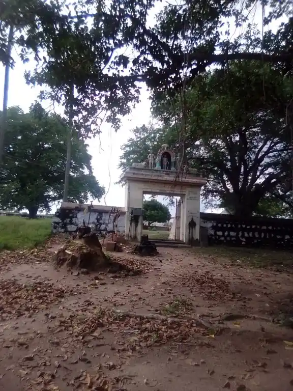 Arulmigu Nallendra Karuppanaswamy Temple, Trichy To Thuraiyur Road, Pulivalam - 621009 Arulmigu Nallendra karuppanaswamy Temple, Trichy To Thuraiyur Road, Pulivalam - 621009, Thiruchirappalli - Ancient Temple Architecture and History Image 6