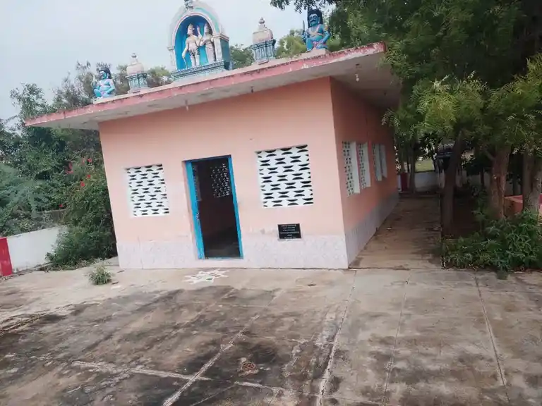 Arulmigu Nallmadaswamy Temple, Kovilammal Puram - 627107 அருள்மிகு நல்லமாடசாமி திருக்கோயில், Templeammal Puram - 627107, Tirunelveli - Ancient Temple Architecture and History Image 2