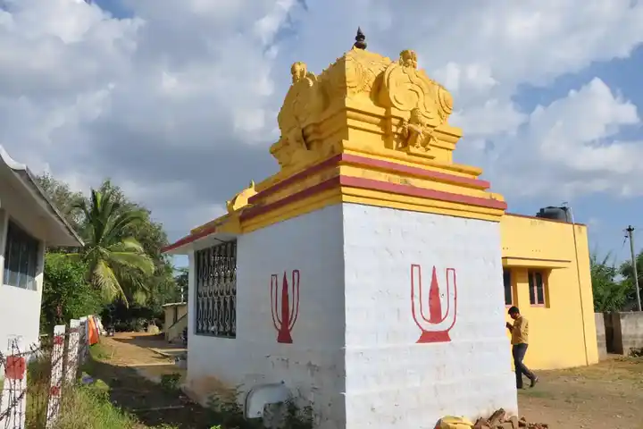 Arulmigu Nandhargopalaswamy Temple, Karvazhi - 638151 அருள்மிகு நந்தகோபாலசுவாமி திருக்கோயில், Karvazhi - 638151, Karur - Ancient Temple Architecture and History Image 3