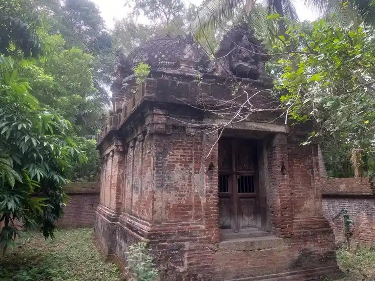 Arulmigu Nandhavana Pillaiyar Temple, Pudhuthurai - 609106 அருள்மிகு நந்தவனப்பிள்ளையார் திருக்கோயில், Sirkazhi - 609106, Mayiladuthurai - Ancient Temple Architecture and History Image 3