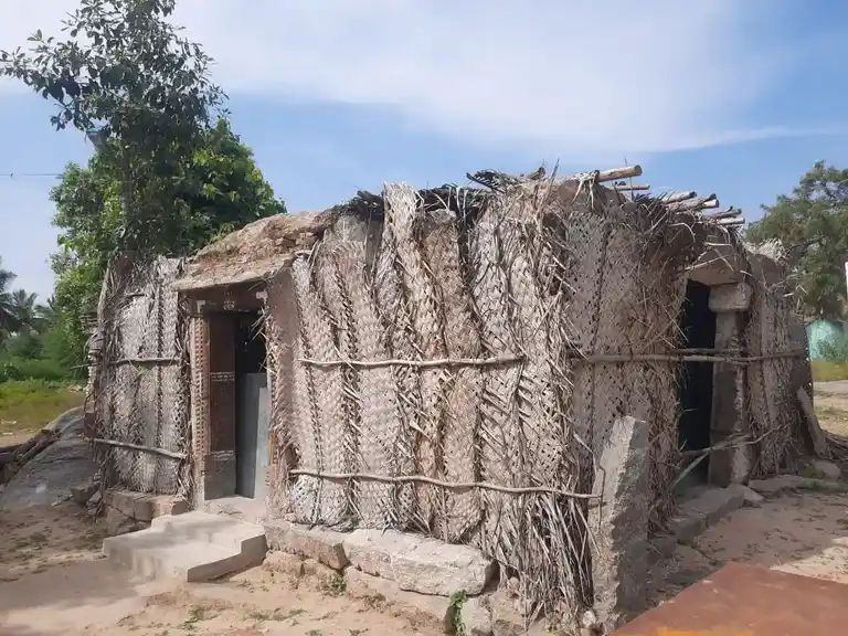 Arulmigu Nangundeswerer Temple, Hanumanthapuram - 636808 அருள்மிகு நஞ்சுண்டேஸ்வர சாமி திருக்கோயில், அனுமந்தபுரம் - 636808, Dharmapuri - Ancient Temple Architecture and History Image 3