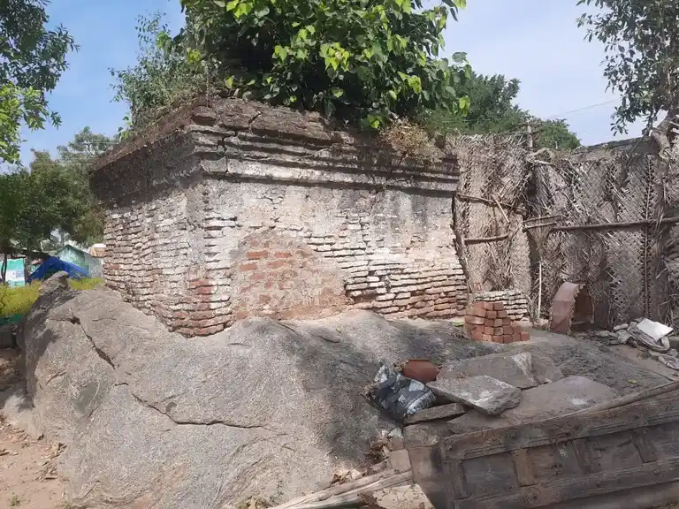 Arulmigu Nangundeswerer Temple, Hanumanthapuram - 636808 அருள்மிகு நஞ்சுண்டேஸ்வர சாமி திருக்கோயில், அனுமந்தபுரம் - 636808, Dharmapuri - Ancient Temple Architecture and History Image 6