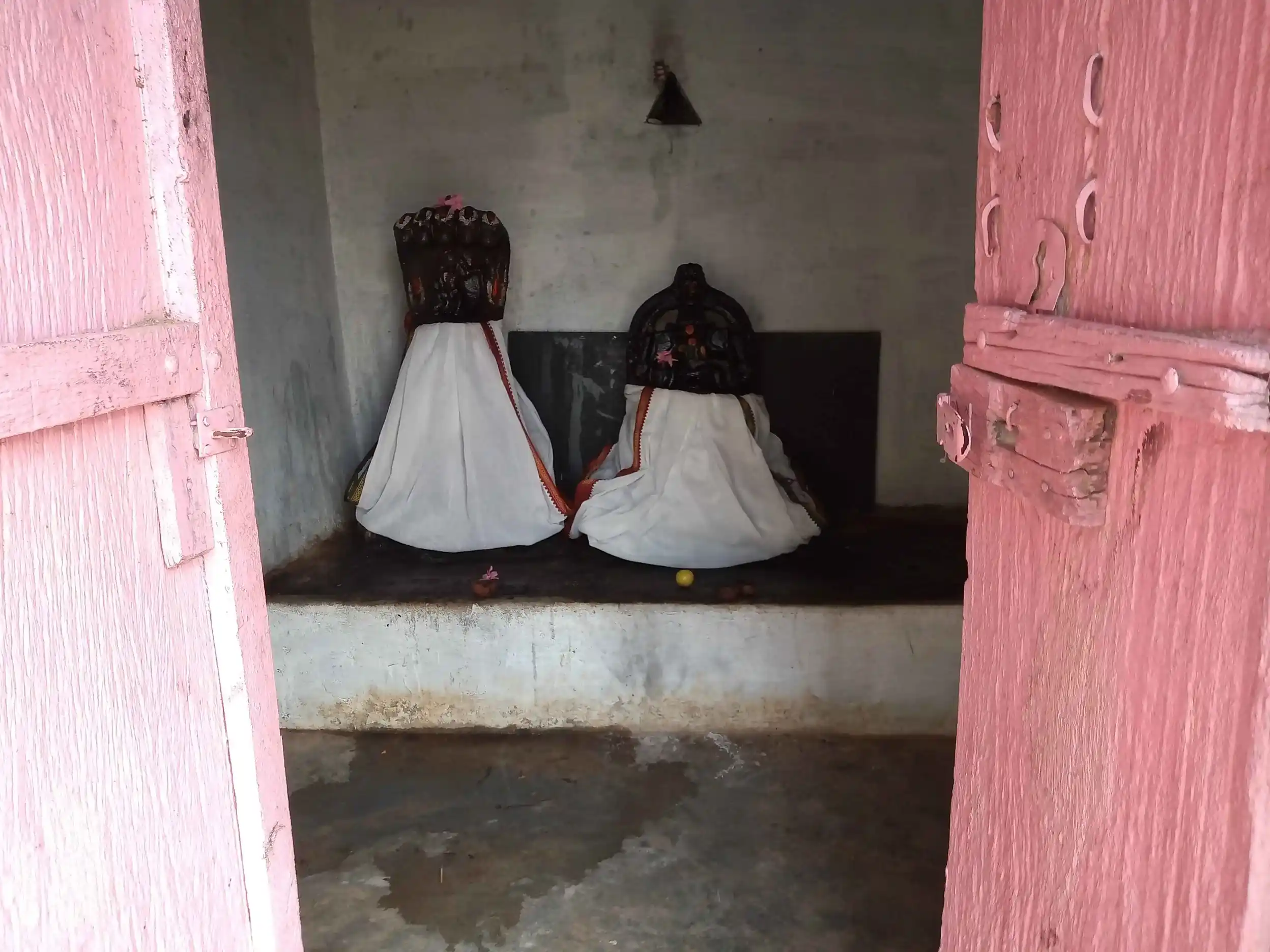 Arulmigu Nanthavanam Karivaratharajaperumal Temple, Karadivavi - 641658 அருள்மிகு நந்தவனம் கரிவரதராஜப்பெருமாள் திருக்கோயில், கரடிவாவி - 641658, Tiruppur - Ancient Temple Architecture and History Image 4