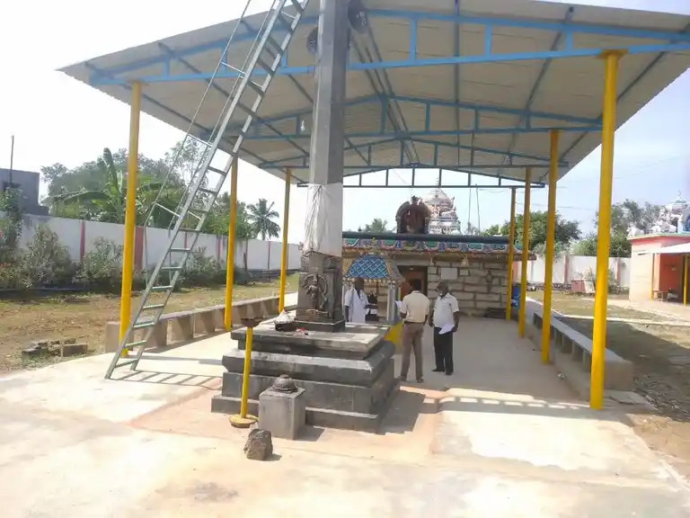 Arulmigu Narasimma Swamy Temple, Mademangalam - 636804 அருள்மிகு நரசிம்மசாமி திருக்கோயில், Mademangalam - 636804, Dharmapuri - Ancient Temple Architecture and History Image 2