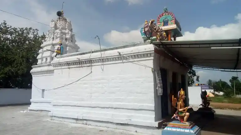 Arulmigu Narasimma Swamy Temple, Near Solakottai, Vellolai - 636704 அருள்மிகு நரசிம்மசாமி திருக்கோயில், Near Solakottai, Vellolai - 636704, Dharmapuri - Ancient Temple Architecture and History Image 5