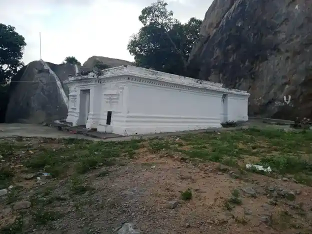 Arulmigu Narasimmasamy Temple, Kathiripuram - 635112 அருள்மிகு நரசிம்மசுவாமி திருக்கோயில், கதிரிபுரம் - 635112, Krishnagiri - Ancient Temple Architecture and History Image 3