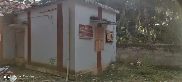 Arulmigu Narayana Swamy Mutharamman Temple, Chottapanikan Therivilai, Thamaraikulam - 629707 அருள்மிகு நாராயணசாமி முத்தாரம்மன் திருக்கோயில், Chottapanikan Therivilai, Thamaraikulam - 629707, Kanyakumari - Ancient Temple Architecture and History Image 4