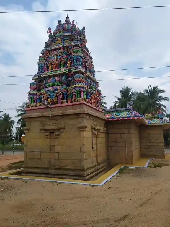 Arulmigu Narayanampalayam Mariamman Vinayagar Temple, Karveppampatti - 637304 அருள்மிகு நாராயணம்பாளையம் மாரியம்மன், விநாயகர் திருக்கோயில், Karveppampatti - 637304, Namakkal - Ancient Temple Architecture and History Image 2