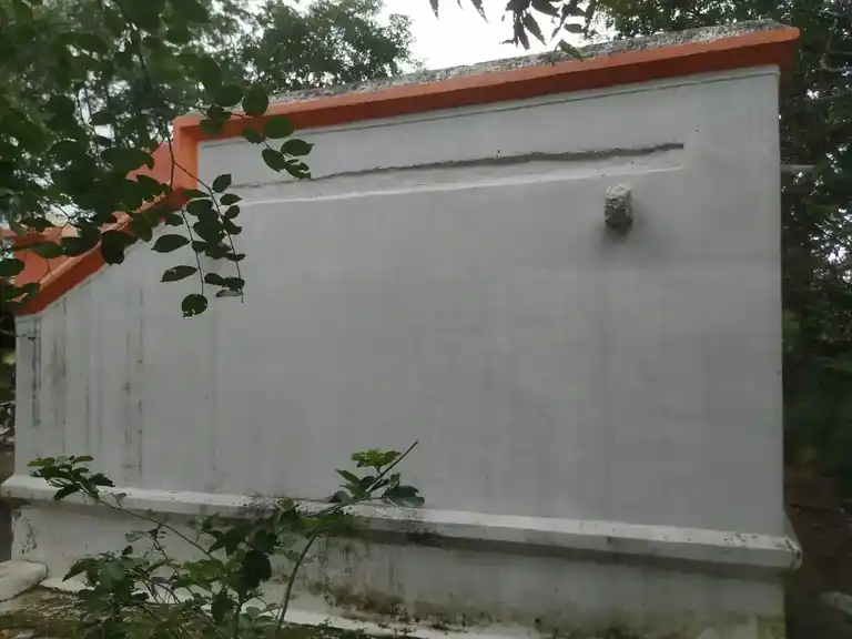 Arulmigu Natrayasamy Temple, Karapadi - 638459 அருள்மிகு நாட்ராயசுவாமி திருக்கோயில், Karapadi - 638459, Erode - Ancient Temple Architecture and History Image 2