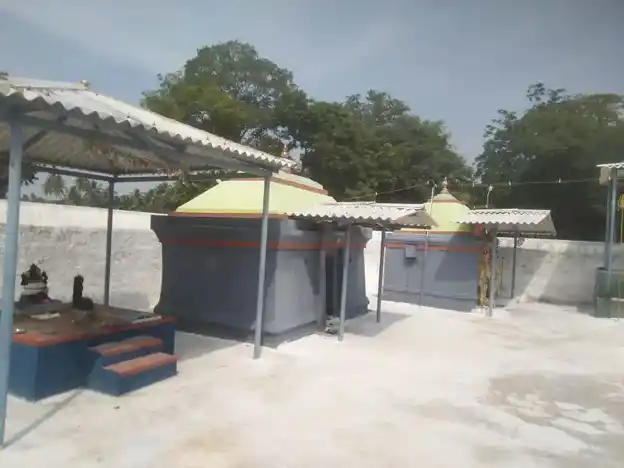 Arulmigu Natrayaswamy Temple, Azhagu Goundanvalasu - 638101 அருள்மிகு நாட்ராயசாமி திருக்கோயில், Azhagu Goundanvalasu - 638101, Erode - Ancient Temple Architecture and History Image 2