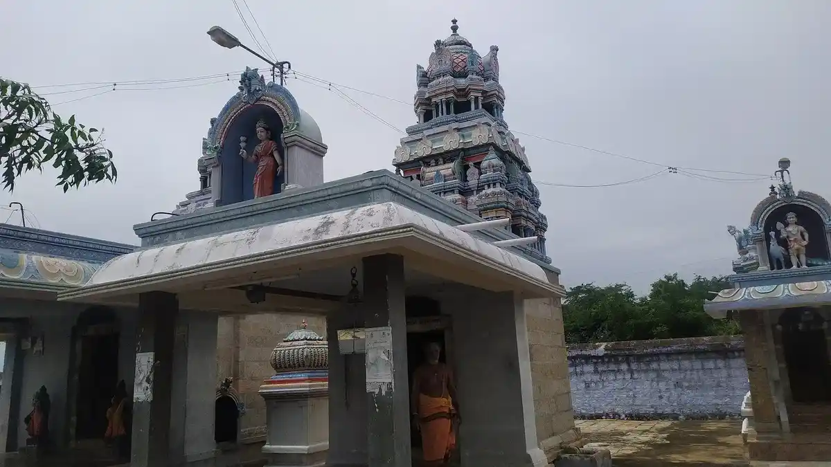 Arulmigu Nattatheeswarar Temple, Vadugapatti - 638106 அருள்மிகு நட்டாத்தீஸ்வரர் திருக்கோயில், Vadugapatti - 638106, Tiruppur - Ancient Temple Architecture and History Image 2