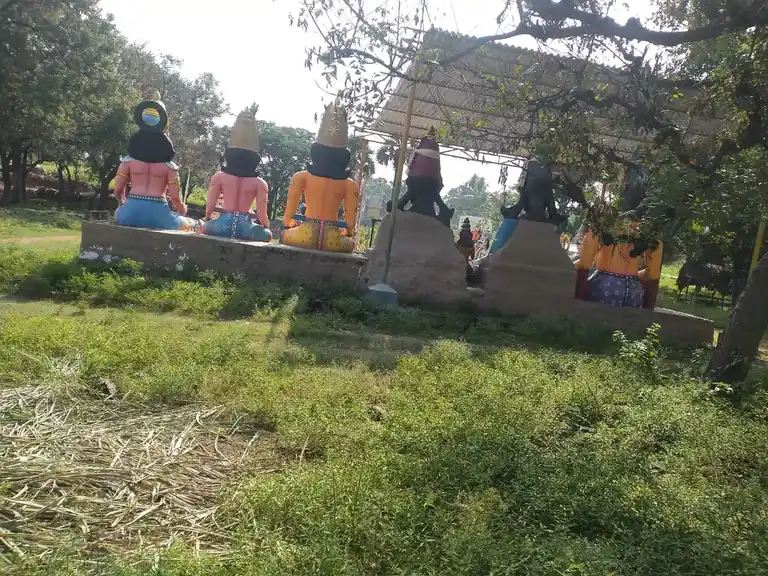 Arulmigu Navalnatham Muniappan Temple, Veeranur, Konur East - 636404 Arulmigu Navalnatham Muniappan Temple, Veeranur, Konur East - 636404, Salem - Ancient Temple Architecture and History Image 3