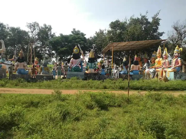 Arulmigu Navalnatham Muniappan Temple, Veeranur, Konur East - 636404 Arulmigu Navalnatham Muniappan Temple, Veeranur, Konur East - 636404, Salem - Ancient Temple Architecture and History Image 4