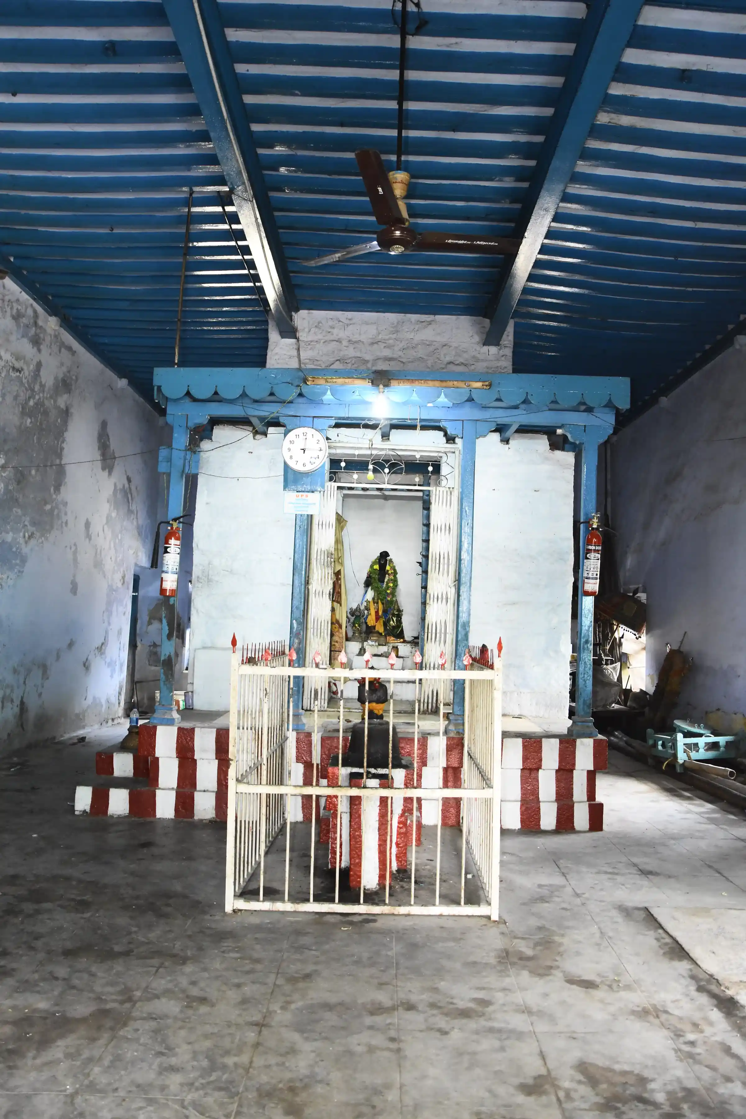 Arulmigu Navaneetha Balakrishna Perumal Temple, Near Bus Stand, Malaipatti - 626004 அருள்மிகு நவநீதபாலகிருஷ்ண பெருமாள் திருக்கோயில், பேருந்து நிலையம் அருகில், மலைப்பட்டி - 626004, Virudhunagar - Ancient Temple Architecture and History Image 3