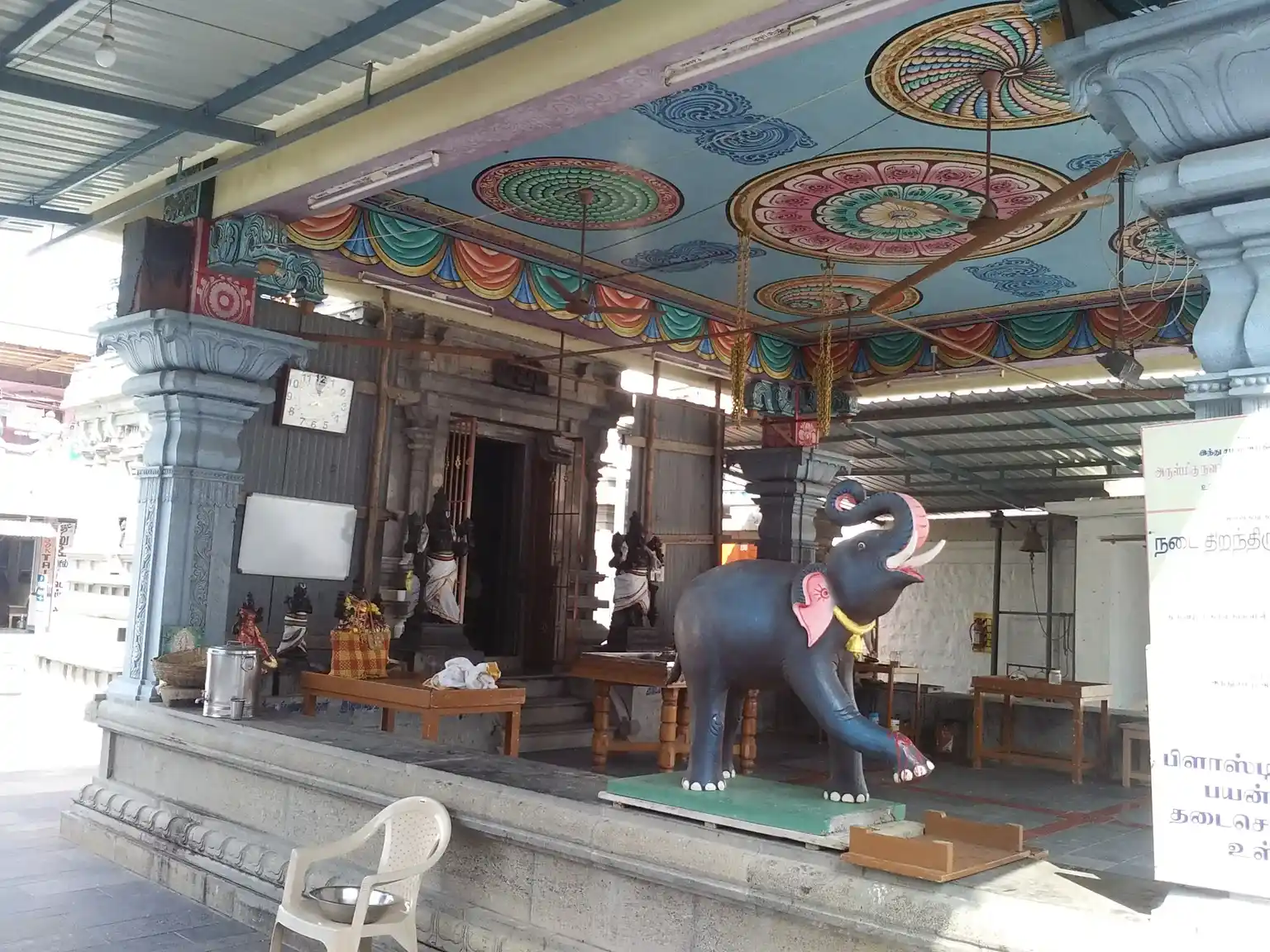 Arulmigu Navaneetha Krishanar Temple, Police Station Near, Udumalpet - 642126 அருள்மிகு நவநீதகிருஷ்ணசுவாமி திருக்கோயில், காவல் நிலையம் அருகில், உடுமலை - 642126, Tiruppur - Ancient Temple Architecture and History Image 5