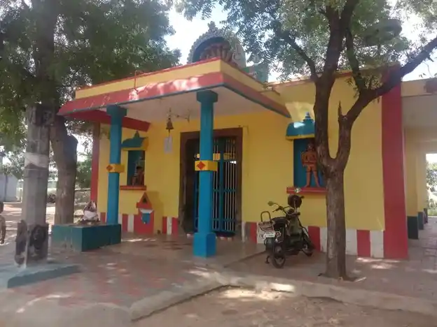 Arulmigu Navaneetha Krishnasamy Temple, Satarting Of The Village, Manallur - 627753 அருள்மிகு நவநீதகிருஷ்ணசாமி திருக்கோயில், Satarting Of The Village, Manallur - 627753, Tenkasi - Ancient Temple Architecture and History Image 4