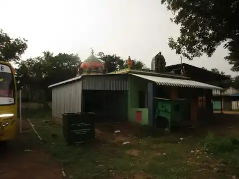 Arulmigu Navaneetha Krishnasamy Temple, Tholuvur - 612804 அருள்மிகு நவநீதகிருஷ்ணசாமி திருக்கோயில், Tholuvur - 612804, Thiruvarur - Ancient Temple Architecture and History Image 3