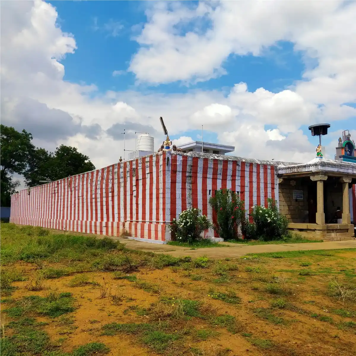 Arulmigu Navaneetha Krishnaswamy Temple, Melacheval - 627452 அருள்மிகு நவநீதகிருணசாமி திருக்கோயில், மேலச்செவல் - 627452, Tirunelveli - Ancient Temple Architecture and History Image 3