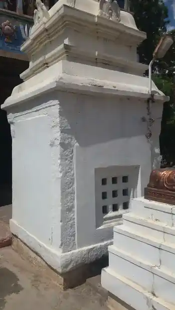 Arulmigu Navaneethakrishna Swamy Temple, Mela Neelathanallur - 627953 அருள்மிகு நவநீத கிருஷ்ணசுவாமி திருக்கோயில், Mela Neelathanallur - 627953, Tenkasi - Ancient Temple Architecture and History Image 2