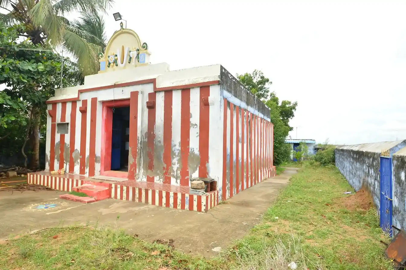 Arulmigu Navaneethakrishnasamy Temple, Keezhapillaiyar Kulam - 627201 அருள்மிகு நவநீதகிருஷ்ணசுவாமி திருக்கோயில், மேல பிள்ளையார்குளம் - 627201, Tirunelveli - Ancient Temple Architecture and History Image 3