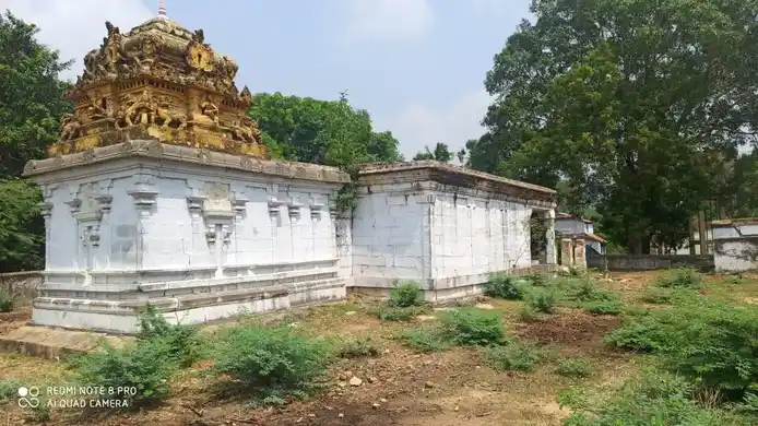 Arulmigu Navaneethakrishnasamy Temple, Manakkarai - 628601 அருள்மிகு நவநீதகிருஷ்ணசாமி திருக்கோயில், Manakkarai - 628601, Thoothukudi - Ancient Temple Architecture and History Image 2