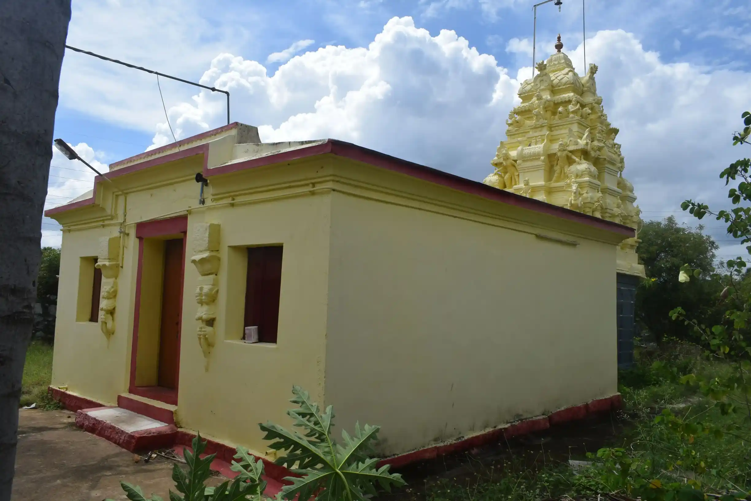 Arulmigu Navaneethakrishnasamy Temple, Pattakurichi - 627811 அருள்மிகு நவநீதகிருஷ்ணசுவாமி திருக்கோயில், Pattakurichi - 627811, Tenkasi - Ancient Temple Architecture and History Image 2