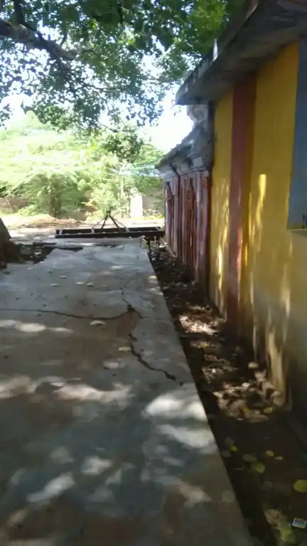 Arulmigu Navaneethakrishnaswamy Temple, Giriyammalpuram - 627426 அருள்மிகு நவநீதகிருஷ்ணசாமி திருக்கோயில், கிரியம்மாள்புரம் - 627426, Tirunelveli - Ancient Temple Architecture and History Image 2