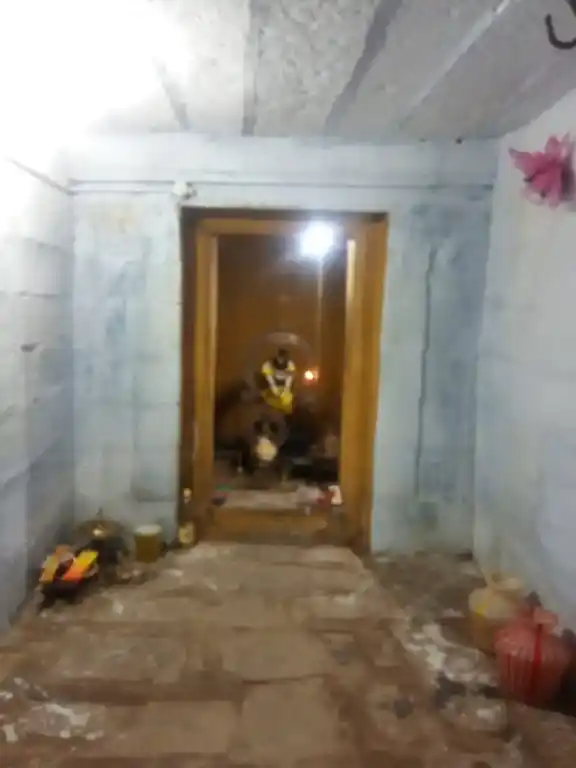 Arulmigu Navaneethakrishnaswamy Temple, Karisoolnthamangalam - 627453 அருள்மிகு நவநீத கிருஷ்ணசுவாமி திருக்கோயில், கரிசூழ்ந்தமங்கலம் - 627453, Tirunelveli - Ancient Temple Architecture and History Image 5