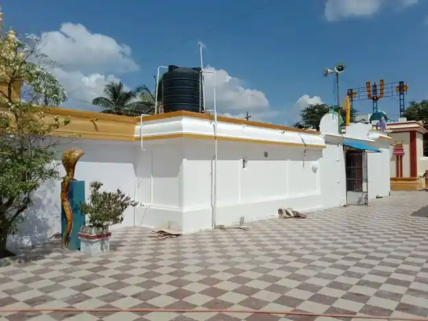 Arulmigu Navaneethavenugopalaswamy Temple, Dhawlathapath, Krishnagiri - 635001 அருள்மிகு நவநீத வேணுகோபாலசாமி திருக்கோயில், Dhawlathapath, Krishnagiri - 635001, Krishnagiri - Ancient Temple Architecture and History Image 4