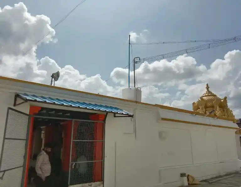 Arulmigu Navaneethavenugopalaswamy Temple, Dhawlathapath, Krishnagiri - 635001 அருள்மிகு நவநீத வேணுகோபாலசாமி திருக்கோயில், Dhawlathapath, Krishnagiri - 635001, Krishnagiri - Ancient Temple Architecture and History Image 5