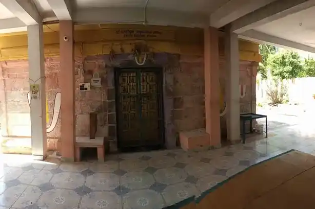 Arulmigu Navanithakrishnasamy Temple, Aaviyur - 605757 அருள்மிகு நவநீதகிருஷ்ணசுவாமி திருக்கோயில், ஆவியூர் - 605757, Kallakurichi - Ancient Temple Architecture and History Image 4