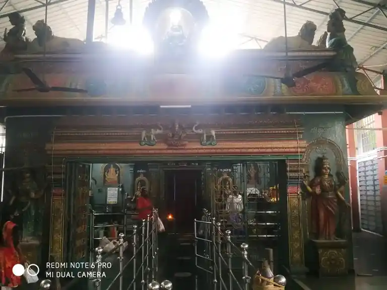 Arulmigu Navasakth Kaliamman Temple, Ashok Nagar, Chennai - 600083 அருள்மிகு நவசக்தி காளியம்மன் திருக்கோயில், அசோக் நகர், சென்னை - 600083, Chennai - Ancient Temple Architecture and History Image 2