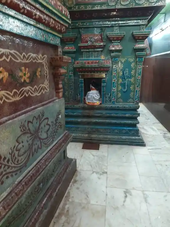 Arulmigu Navasakthi Amman Rajarajeswari Temple, Shenoynagar, Chennai - 600030 அருள்மிகு நவசக்தி அம்மன் இராஜராஜேஸ்வரி திருக்கோயில், ஷெனாய்நகர், சென்னை - 600030, Chennai - Ancient Temple Architecture and History Image 2