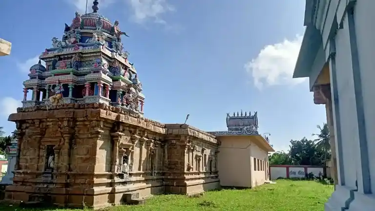 Arulmigu Nayan Varathi Swarar Temple, Kankoduthavanidham - 610102 அருள்மிகு நயன வரதீஸ்வரர் திருக்கோயில், கண்கொடுத்தவனிதம் - 610102, Thiruvarur - Ancient Temple Architecture and History Image 2