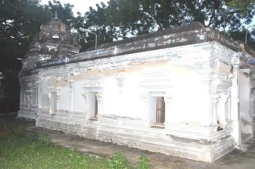 Arulmigu Nayanaparipuranaperumal Temple, Erakaram - 612303 Arulmigu Nayanaparipuranaperumal Temple, Erakaram - 612303, Thanjavur - Ancient Temple Architecture and History Image 5