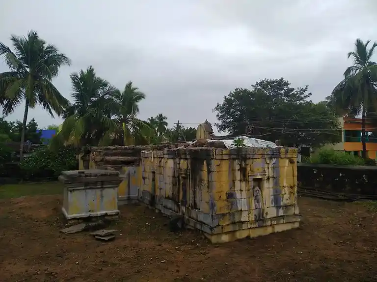Arulmigu Neelakanda Mahadevaswamy Temple, Vao Office, Karapattu - 606701 அருள்மிகு நீலகண்டமகாதேவசுவாமி திருக்கோயில், Vao ஆபீஸ், கரப்பட்டு - 606701, Tiruvannamalai - Ancient Temple Architecture and History Image 4