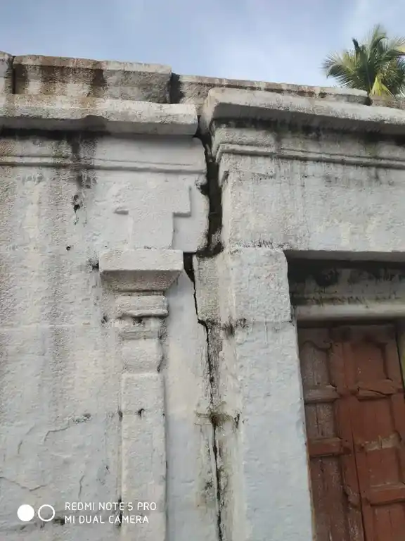 Arulmigu Neelakandeshwarar Temple, Kanjikovil - 638116 அருள்மிகு நீலகண்டேஸ்வரர் மற்றும் வரதராஜப் பெருமாள் திருக்கோயில், காஞ்சிக்கோவில் - 638116, Erode - Ancient Temple Architecture and History Image 8
