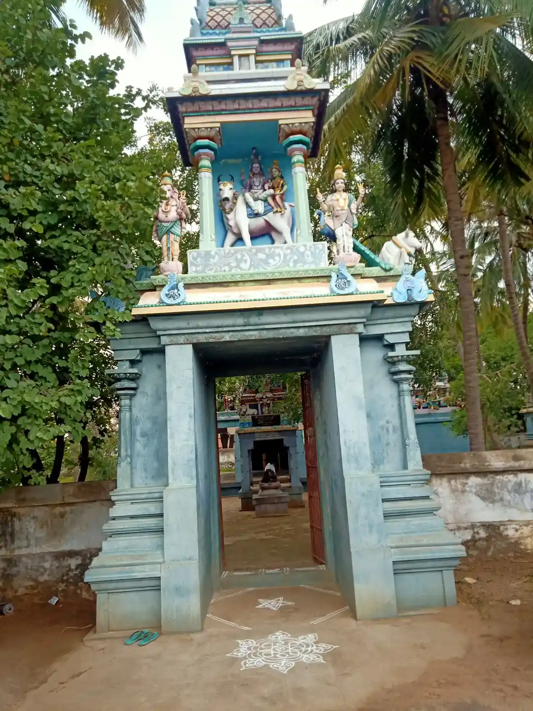 Arulmigu Neelakandeshwarar Temple, Pazhaiyasiruvangur - 606206 அருள்மிகு நீலகண்டேஸ்வரர் திருக்கோயில், Pazhaiyasiruvangur - 606206, Kallakurichi - Ancient Temple Architecture and History Image 4